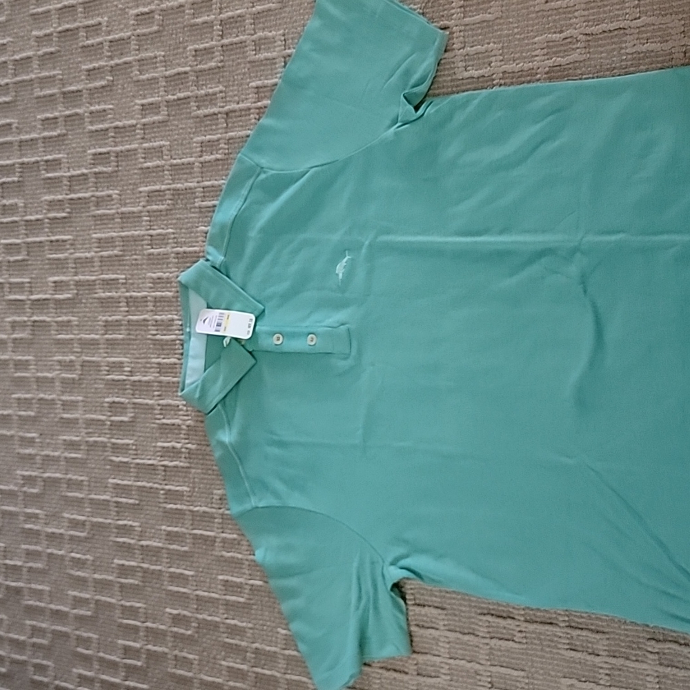 NEW TOMMY BAHAMA shorts sleeve pole. Green. Size Medium.